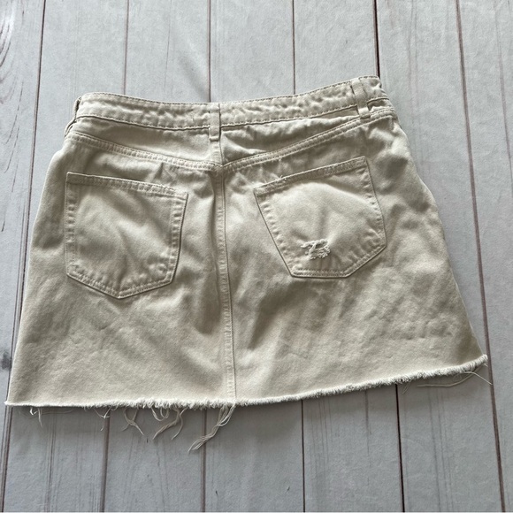 We The Free Women's Khaki Denim Mini Skirt Size 30 Casual Distressed Frayed Hem - Picture 4 of 14